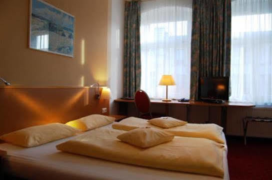 City-Hotel Am Wasserturm Halle Хале Екстериор снимка
